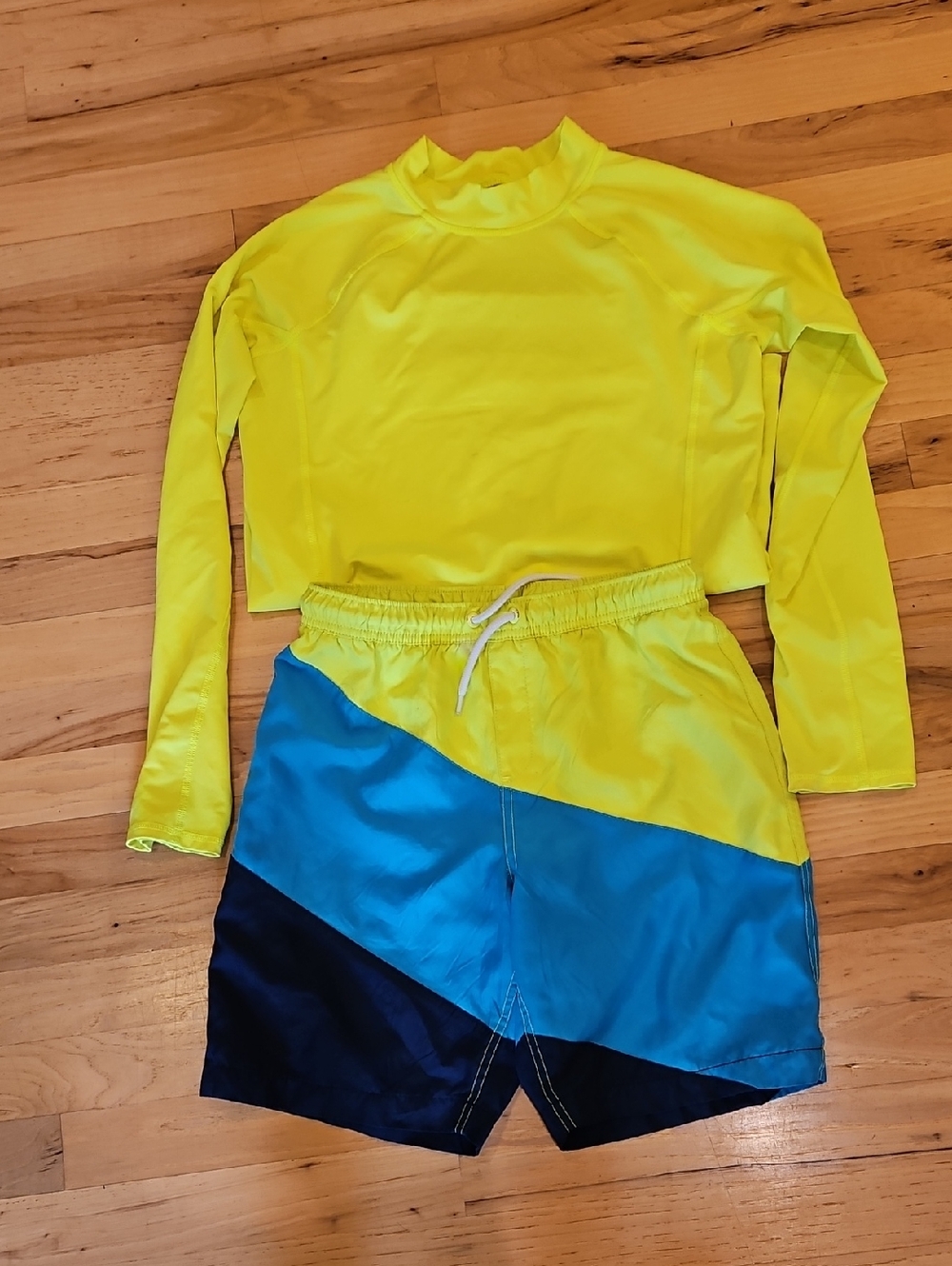 Kids Lands End Boys Size 14/16 Yellow Rash Guard & Blue Swim Trunks Set